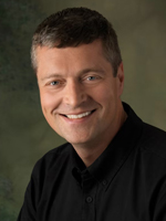 headshots-150x200-derek-hennecke